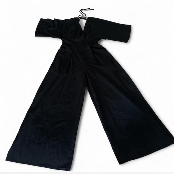 Pants - Elegant Black Wide-Leg Jumpsuit
